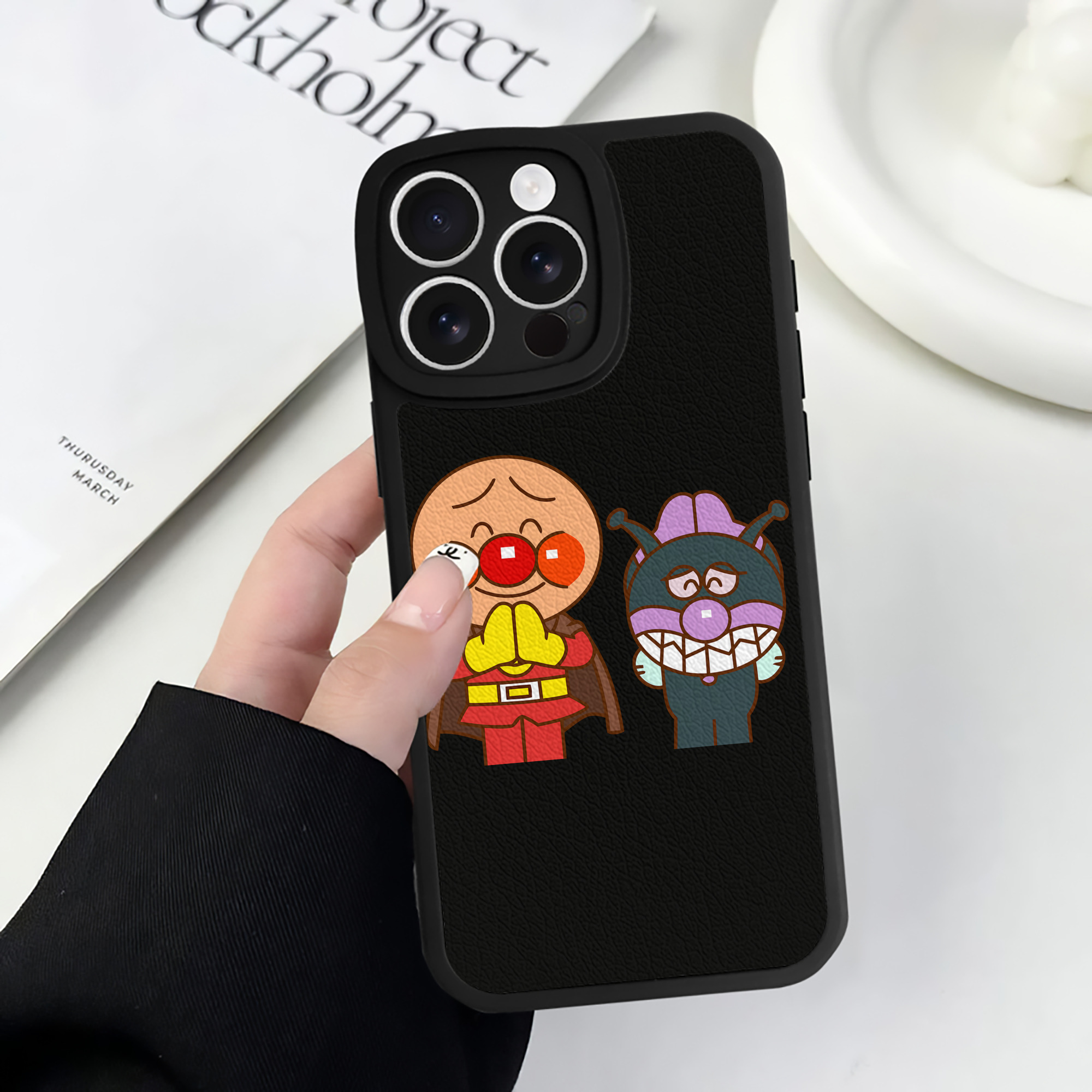 （画像用） アンパンマン Anpanman 【iPhone 16シリーズ対応】シリコンスマホケース（レザー調） 材質：シリコン